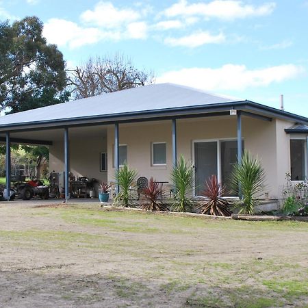 Back Valley Farmstay Bed And Breakfast Victor Harbor Extérieur photo